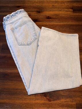 Abercrombie & Fitch Women's ultra wide leg Jean